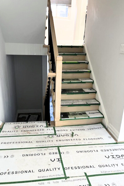 Minimalist oak handrail staircase design