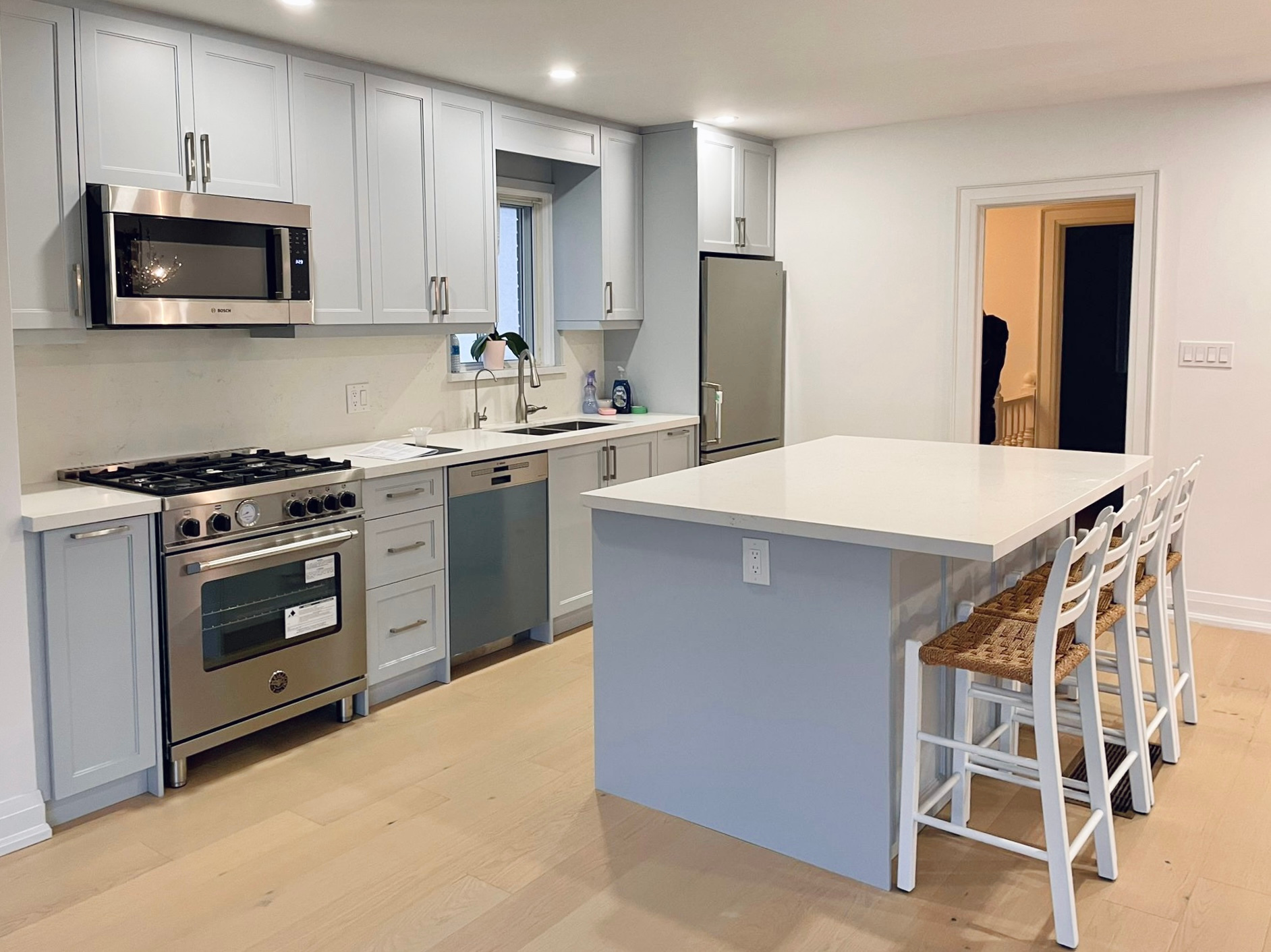 East York kitchen renovation with modern cabinets and quartz countertops