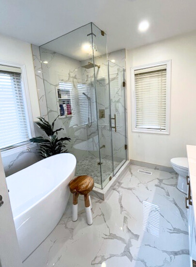 LED round mirror with quartz vanity